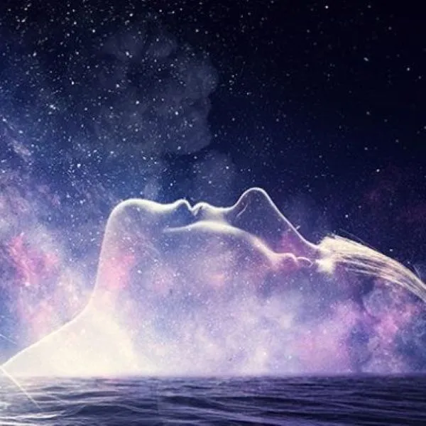 Nidra-visage-endormi-dans-eau-600x600 Séance de Yoga Nidra "Le Dévoilement" – Image 1